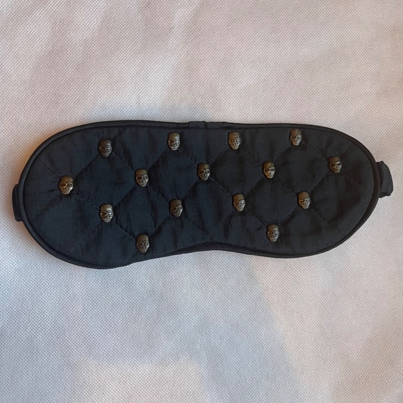 Sleeping Quilted Black Face Mask Stud Skulls Alexander McQueen Style Rock'n'roll - Picture 5 of 6